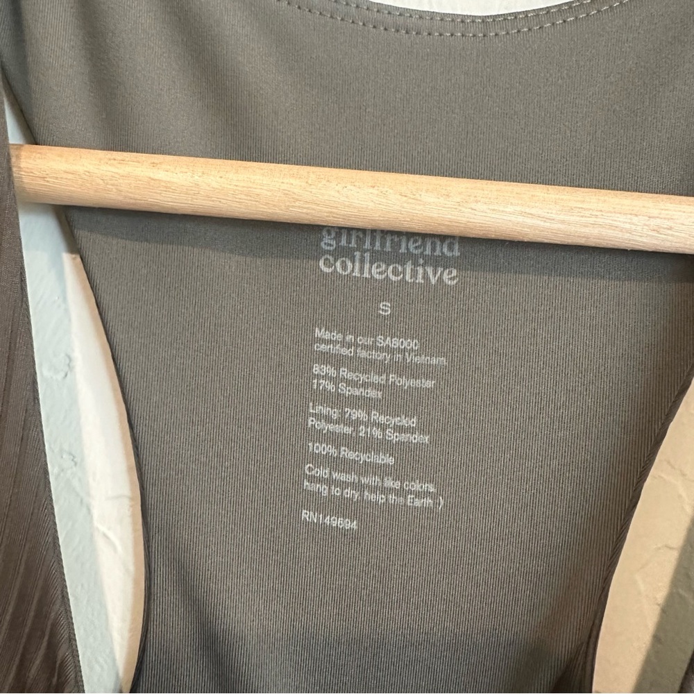 Girlfriend Collective Ribbed Workout Set - Picture 7 of 8